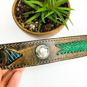 VINTAGE COWBOY “Richard” Brown and Black Leather Belt With Buffalo Design Button